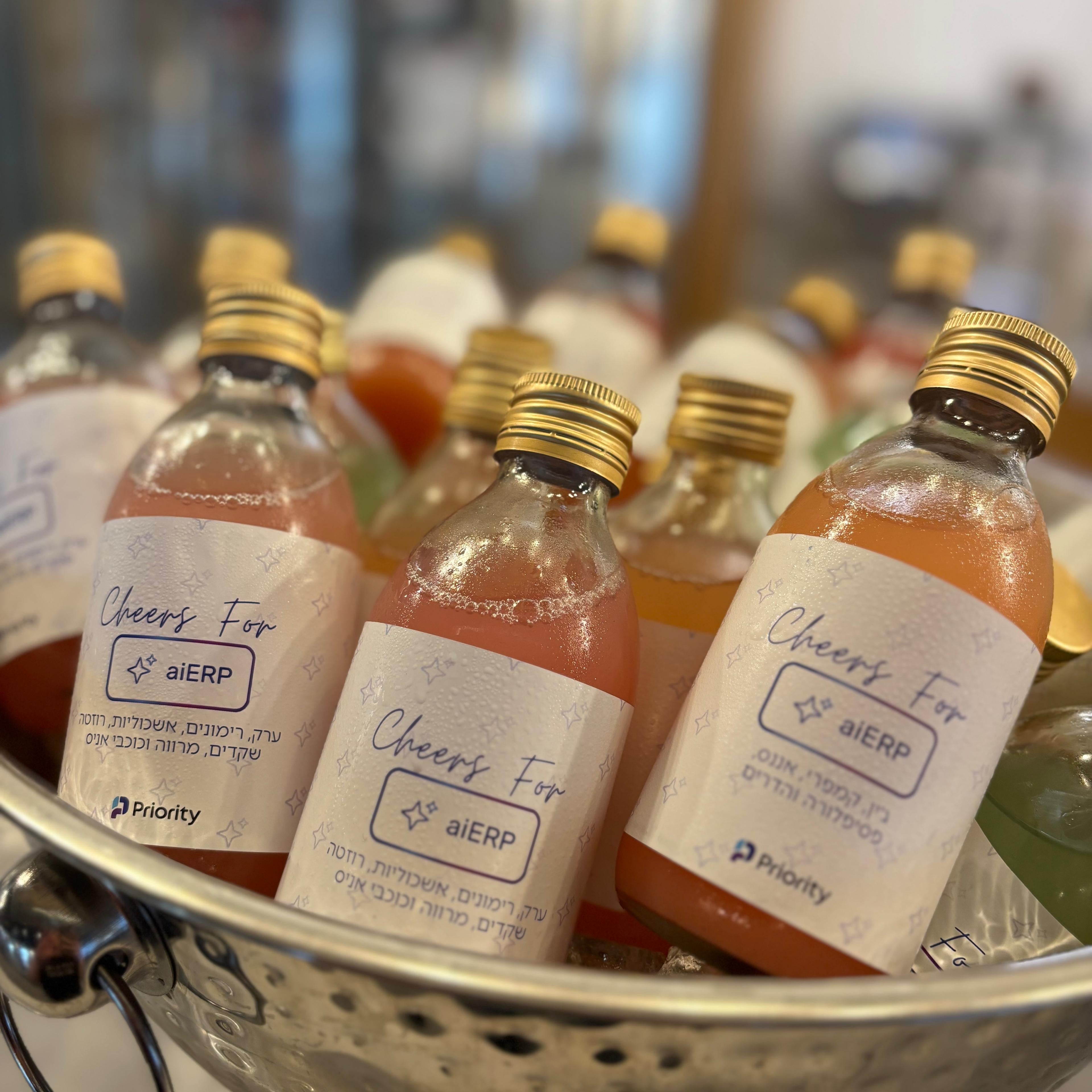 מיתוג קוקטיילים בלוגו לקוח